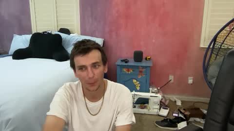 Snapshot of robwit8 chatting on October 1, 2025, 7:36 am Rob witha 8 online show from October 1, 2025, 7:36 am