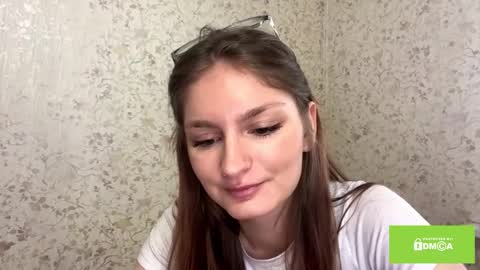 robynsentinella online show from February 9, 2026, 3:32 am