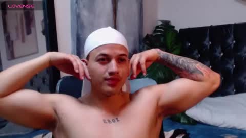 rocco_santos online show from November 13, 2025, 2:10 am