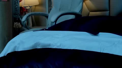 rocco_santos online show from November 30, 2025, 2:32 pm