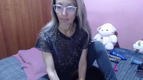 Snapshot of rochelle_xxx chatting on November 1, 2025, 8:38 am Rochelle online show from November 1, 2025, 8:38 am