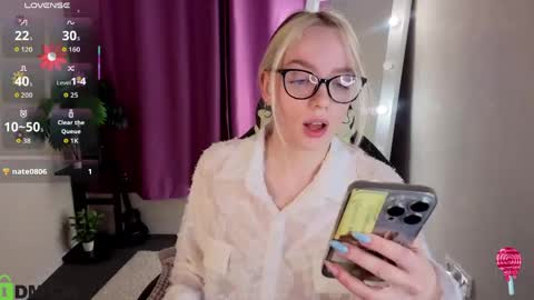 Snapshot of rockett_bunny chatting on May 25, 2026, 12:49 am Rockett online show from May 25, 2026, 12:49 am