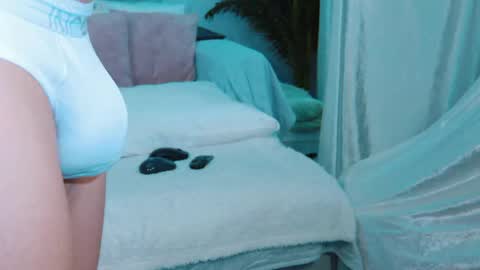 Lina and Den online show from May 22, 2026, 6:31 am