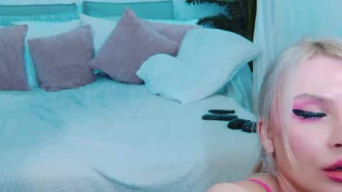 Lina and Den online show from May 30, 2026, 7:27 am