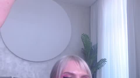 Lina and Den online show from June 19, 2026, 7:56 am