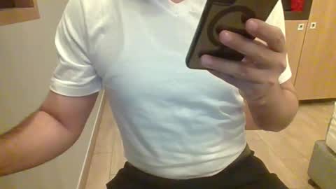 Snapshot of rockysam090 chatting on October 13, 2025, 10:48 am rockysam090 online show from October 13, 2025, 10:48 am