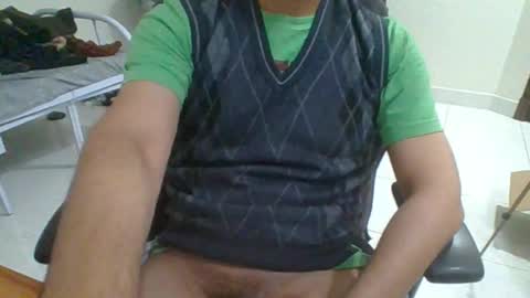 Snapshot of rockysam090 chatting on December 22, 2025, 10:18 pm rockysam090 online show from December 22, 2025, 10:18 pm