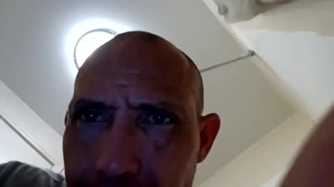 rodolfolucio online show from December 19, 2025, 5:58 am