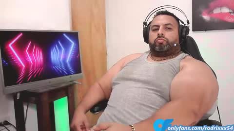 rodrixxx54 online show from January 4, 2025, 1:10 am