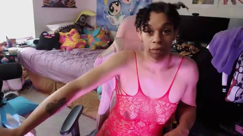 Snapshot of roelliitheecchi chatting on May 19, 2026, 4:24 pm Roellii Pinky online show from May 19, 2026, 4:24 pm