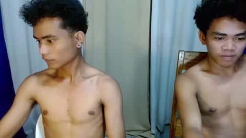 Snapshot of roianboyyy chatting on May 8, 2026, 4:56 pm roianboyyy online show from May 8, 2026, 4:56 pm