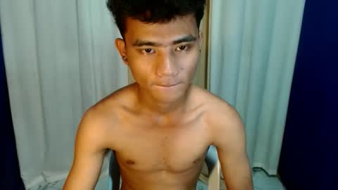 Snapshot of roianboyyy chatting on May 10, 2026, 11:26 am roianboyyy online show from May 10, 2026, 11:26 am