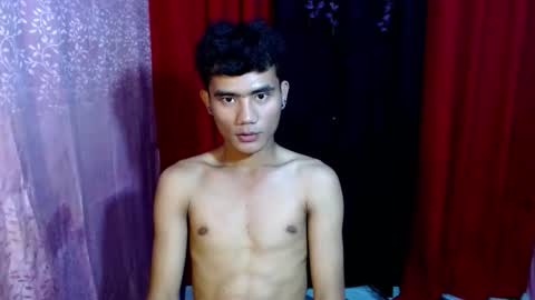 Snapshot of roianboyyy chatting on May 19, 2026, 2:23 pm roianboyyy online show from May 19, 2026, 2:23 pm
