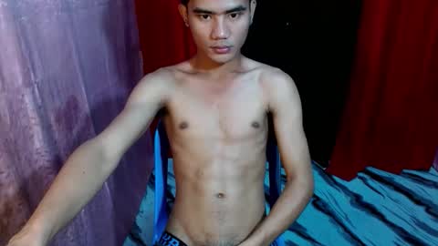 Snapshot of roianboyyy chatting on May 23, 2026, 2:43 pm roianboyyy online show from May 23, 2026, 2:43 pm