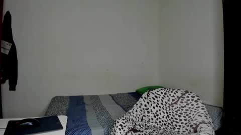 rolling_05 online show from February 8, 2026, 1:31 am