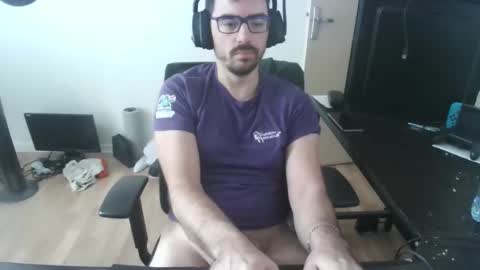 romainb72 online show from December 18, 2024, 9:25 am