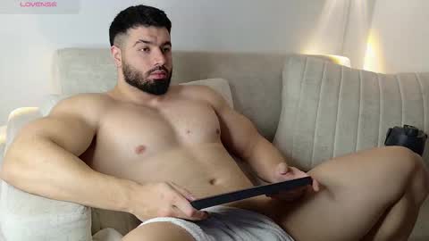 Roman Lux online show from October 3, 2025, 3:47 am