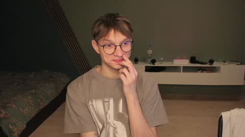 Romeo online show from December 18, 2024, 10:24 pm