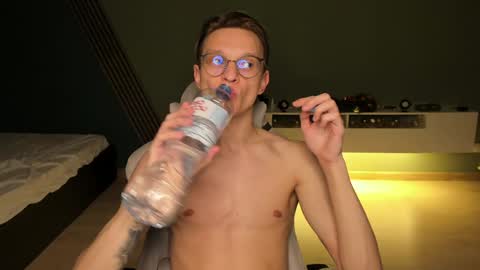 Romeo online show from January 10, 2025, 7:43 pm