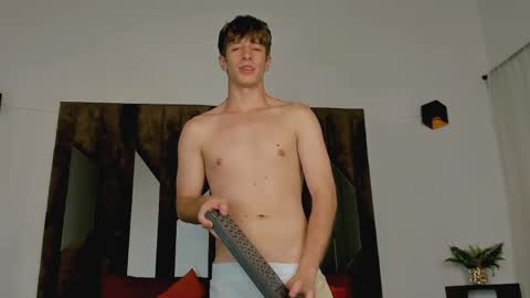 Romeo Ricci online show from May 27, 2026, 1:57 am