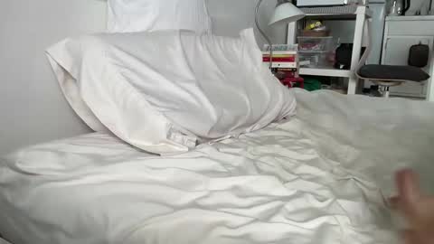 Snapshot of romeodiamond chatting on December 18, 2024, 6:14 pm romeodiamond online show from December 18, 2024, 6:14 pm