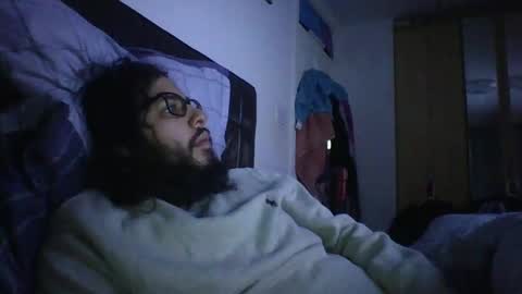 romeoisnotperfectbuthetries online show from December 25, 2024, 7:14 am