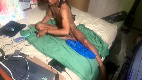 Snapshot of romeotyn chatting on February 10, 2025, 8:53 am romeotyn online show from February 10, 2025, 8:53 am