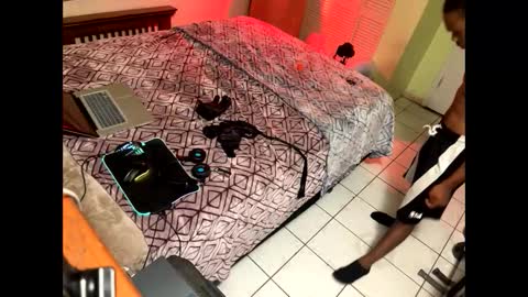 Snapshot of romeotyn chatting on February 20, 2025, 11:54 pm romeotyn online show from February 20, 2025, 11:54 pm