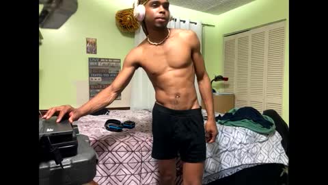 Snapshot of romeotyn chatting on February 27, 2025, 6:50 am romeotyn online show from February 27, 2025, 6:50 am