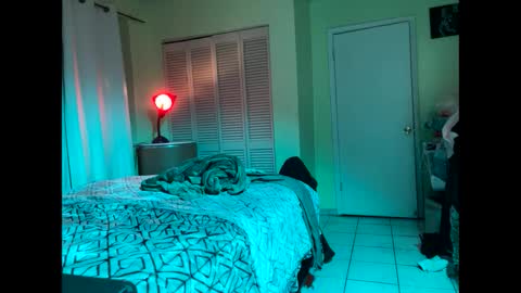 Snapshot of romeotyn chatting on March 1, 2025, 9:40 am romeotyn online show from March 1, 2025, 9:40 am