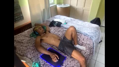 Snapshot of romeotyn chatting on March 3, 2025, 11:03 pm romeotyn online show from March 3, 2025, 11:03 pm