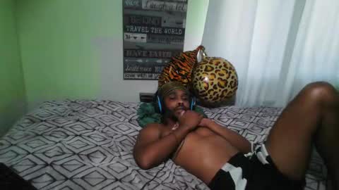 Snapshot of romeotyn chatting on September 16, 2025, 2:29 pm romeotyn online show from September 16, 2025, 2:29 pm