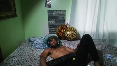 Snapshot of romeotyn chatting on September 20, 2025, 9:16 pm romeotyn online show from September 20, 2025, 9:16 pm