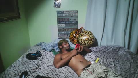 Snapshot of romeotyn chatting on September 26, 2025, 2:48 am romeotyn online show from September 26, 2025, 2:48 am