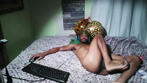 Snapshot of romeotyn chatting on October 5, 2025, 5:28 am romeotyn online show from October 5, 2025, 5:28 am