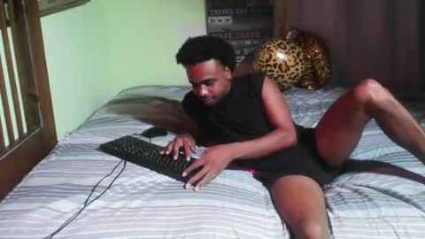 Snapshot of romeotyn chatting on October 17, 2025, 11:51 pm romeotyn online show from October 17, 2025, 11:51 pm