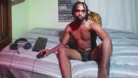 Snapshot of romeotyn chatting on October 20, 2025, 1:06 am romeotyn online show from October 20, 2025, 1:06 am