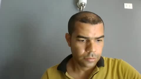 Snapshot of rompeculos121 chatting on February 18, 2025, 2:38 pm rompeculos121 online show from February 18, 2025, 2:38 pm