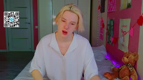 Snapshot of ron_vilss chatting on March 17, 2026, 5:00 am Ron online show from March 17, 2026, 5:00 am