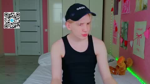 Snapshot of ron_vilss chatting on March 18, 2026, 6:16 am Ron online show from March 18, 2026, 6:16 am