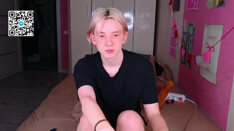 Snapshot of ron_vilss chatting on March 27, 2026, 1:44 pm Ron online show from March 27, 2026, 1:44 pm