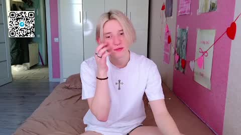 Snapshot of ron_vilss chatting on March 28, 2026, 5:18 am Ron online show from March 28, 2026, 5:18 am