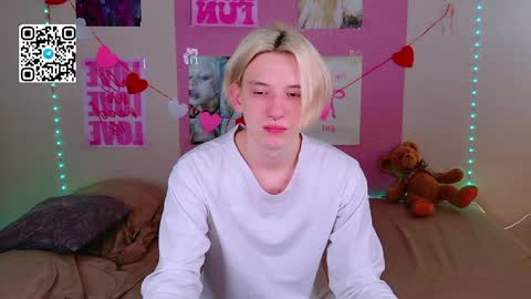 Snapshot of ron_vilss chatting on March 30, 2026, 8:37 am Ron online show from March 30, 2026, 8:37 am