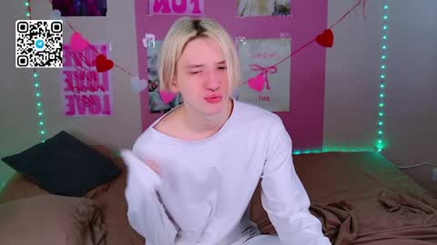 Snapshot of ron_vilss chatting on March 31, 2026, 6:03 am Ron online show from March 31, 2026, 6:03 am