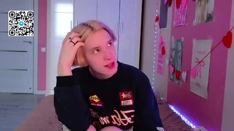 Snapshot of ron_vilss chatting on April 14, 2026, 5:02 am Ron online show from April 14, 2026, 5:02 am