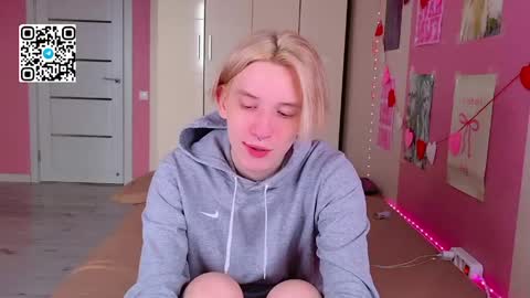 Snapshot of ron_vilss chatting on April 16, 2026, 4:57 am Ron online show from April 16, 2026, 4:57 am