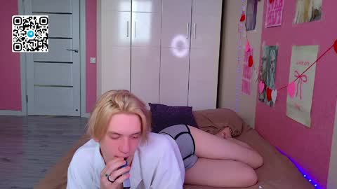 Snapshot of ron_vilss chatting on April 18, 2026, 6:39 am Ron online show from April 18, 2026, 6:39 am