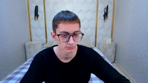 ronbevs online show from May 7, 2026, 8:14 pm
