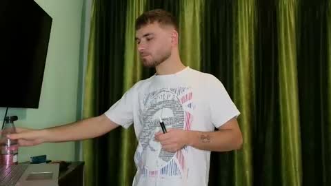 Ronny online show from December 17, 2025, 10:16 pm