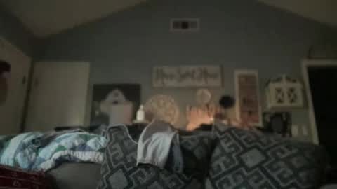 Snapshot of ronnyvzla2 chatting on December 5, 2024, 9:06 pm Ronny Smokey online show from December 5, 2024, 9:06 pm